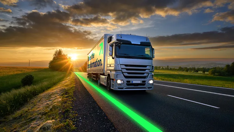 LKW auf einer Landstraße